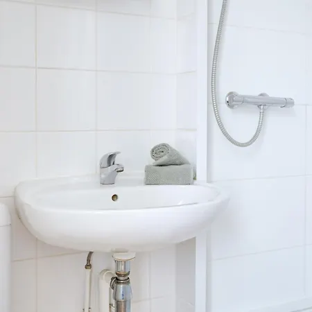 Bnbnook - Charming Steps From Pompidou Apartman