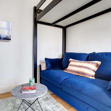 Bnbnook - Charming Steps From Pompidou Apartman