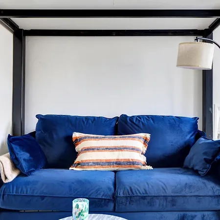 Bnbnook - Charming Steps From Pompidou Apartman