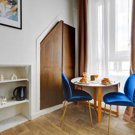 Bnbnook - Charming Steps From Pompidou *